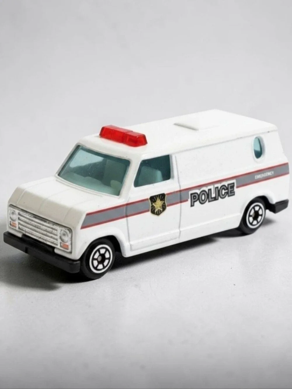 1981 Yatming #1501 White Ford Econoline Police Transport Van Wagon Die-Cast 1:64